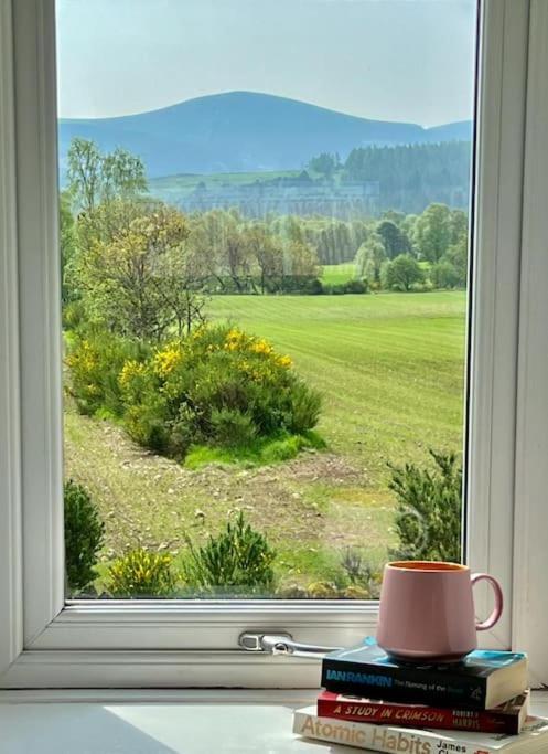 Finzean Cosy Country House In Deeside חדר תמונה